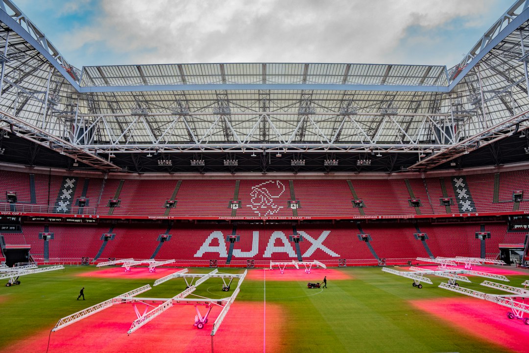 Torcida nasilno dočekala navijače Ajaxa na splitskoj Rivi
