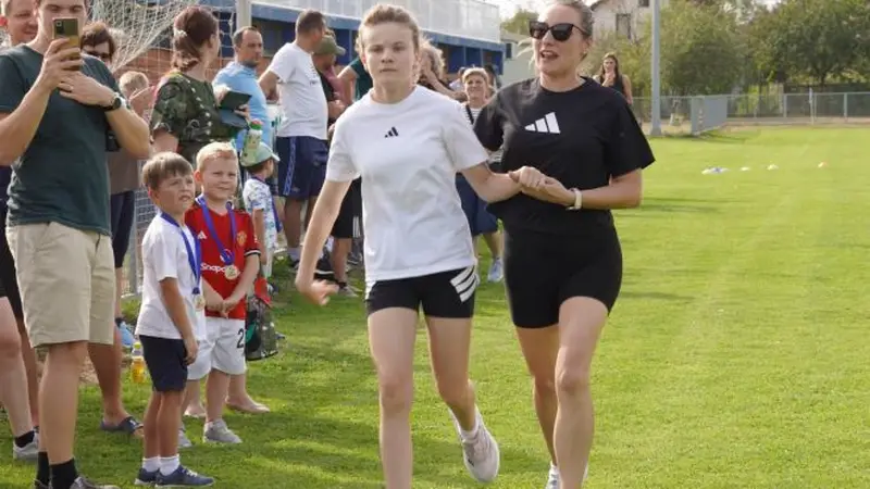 Trčanje koje je srušilo zid tišine: Kako je pomoćnica u nastavi Andrea povela Izabelu do prve medalje